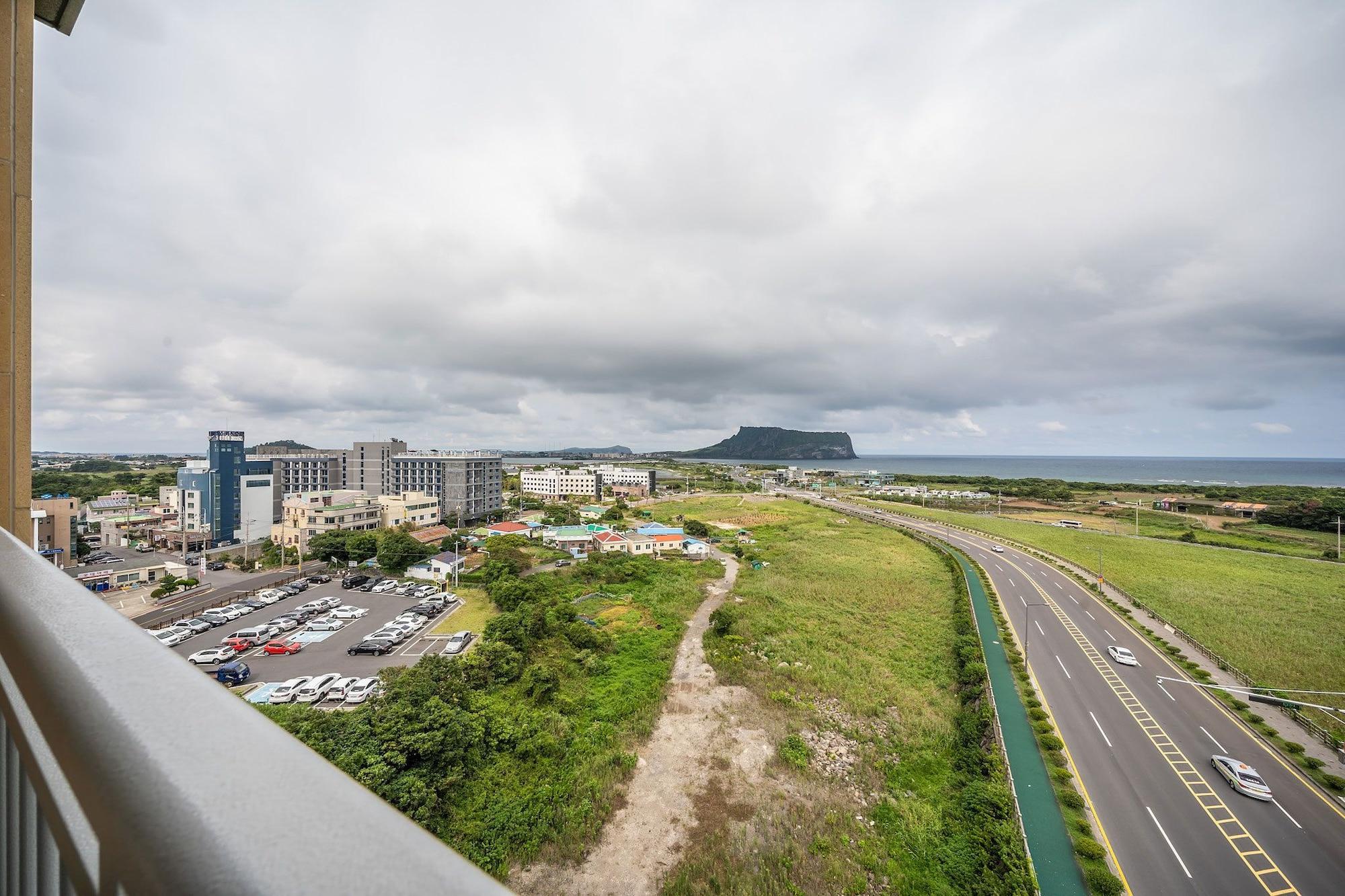 Golden Tulip Jeju Seongsan Hotel Экстерьер фото